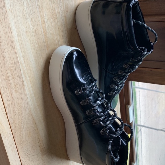 A7EIJE patent leather platform hiker/sneaker. - Picture 4 of 8